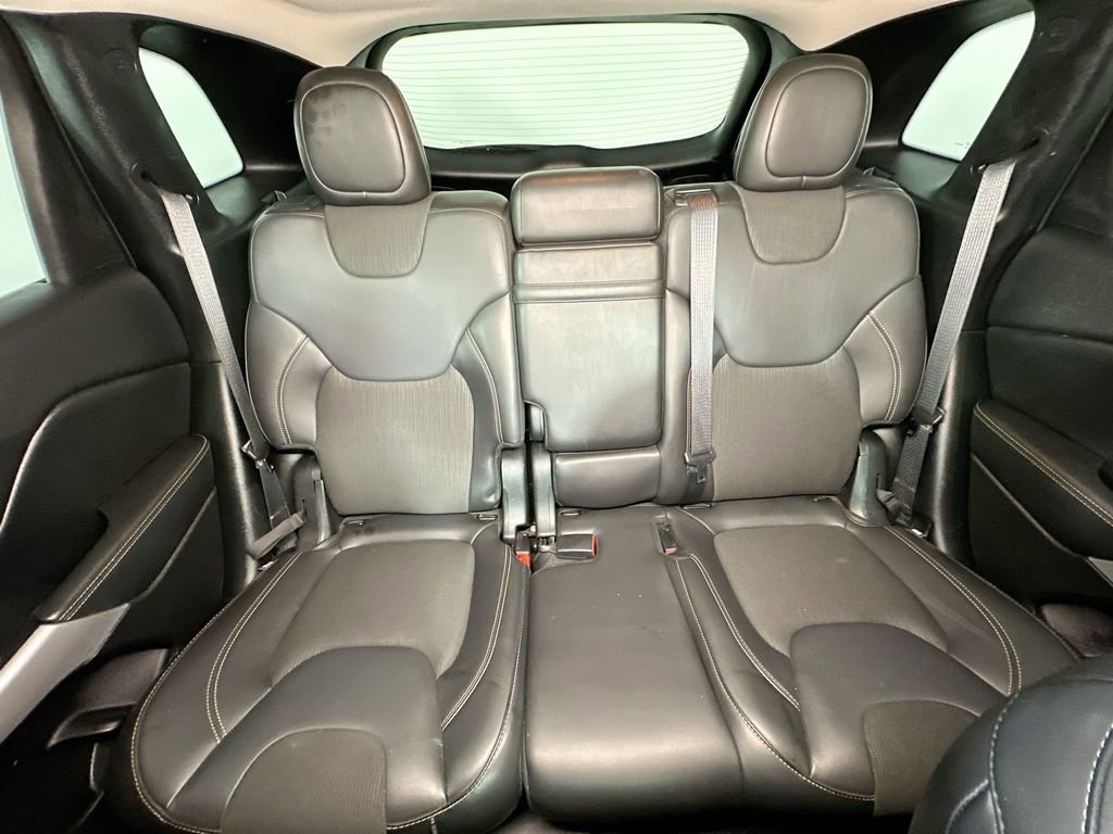 Used 2018 Jeep Cherokee Latitude Plus w/ Comfort/Convenience Group AWD/4WD image 13