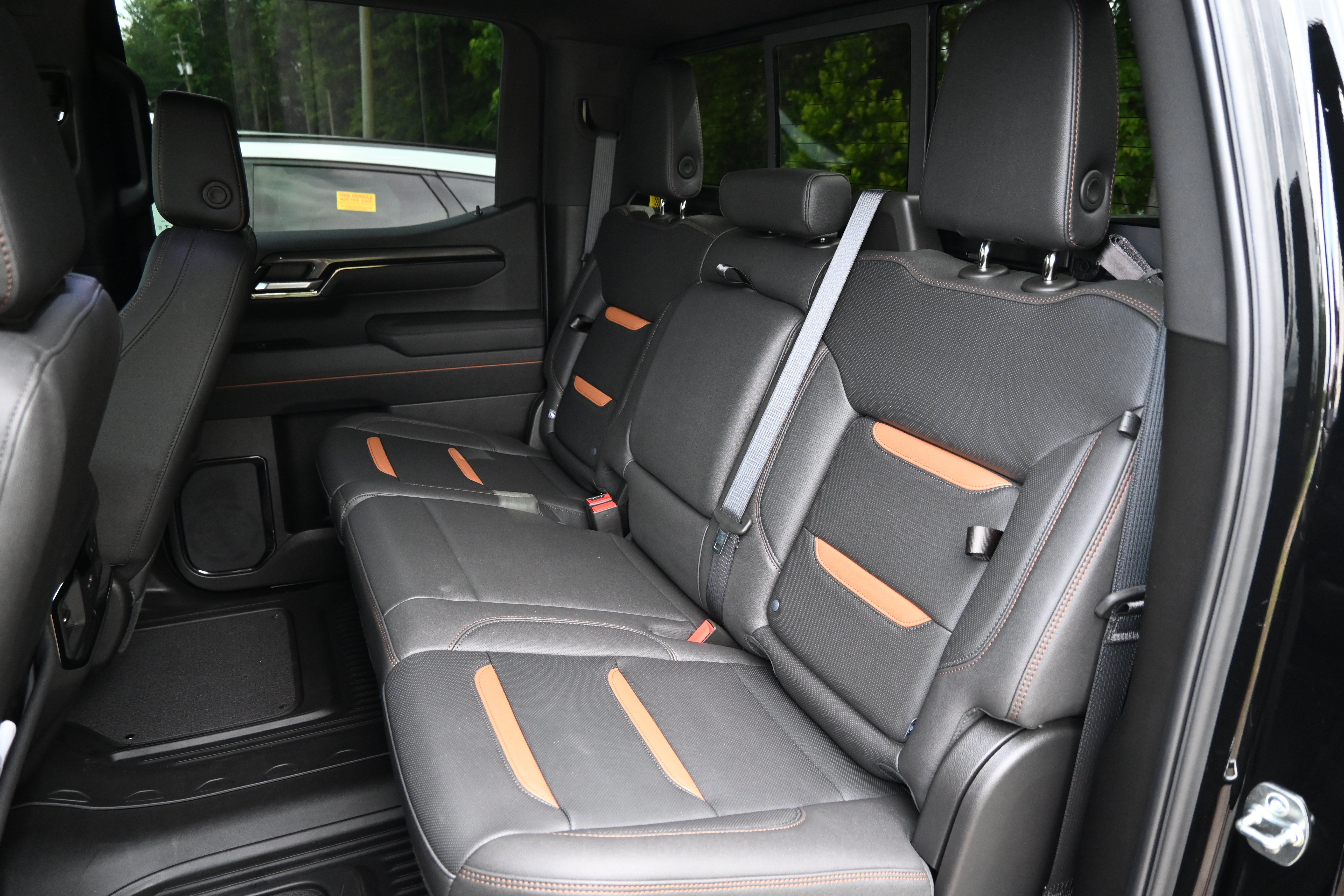 Used 2025 GMC Sierra 1500 AT4 w/ AT4 Premium Package AWD/4WD image 8