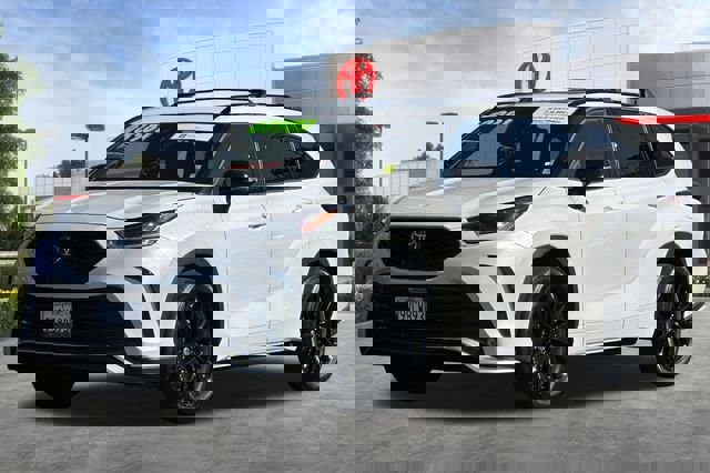 Certified 2025 Toyota Highlander XSE image 11