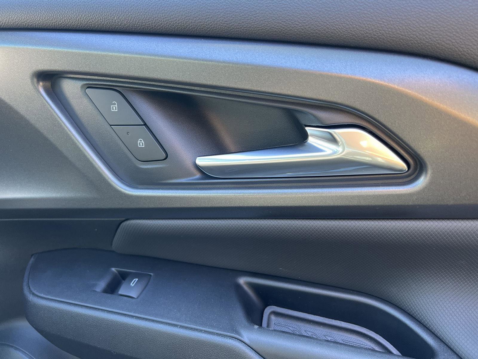 New 2026 Chevrolet Equinox EV LT image 28