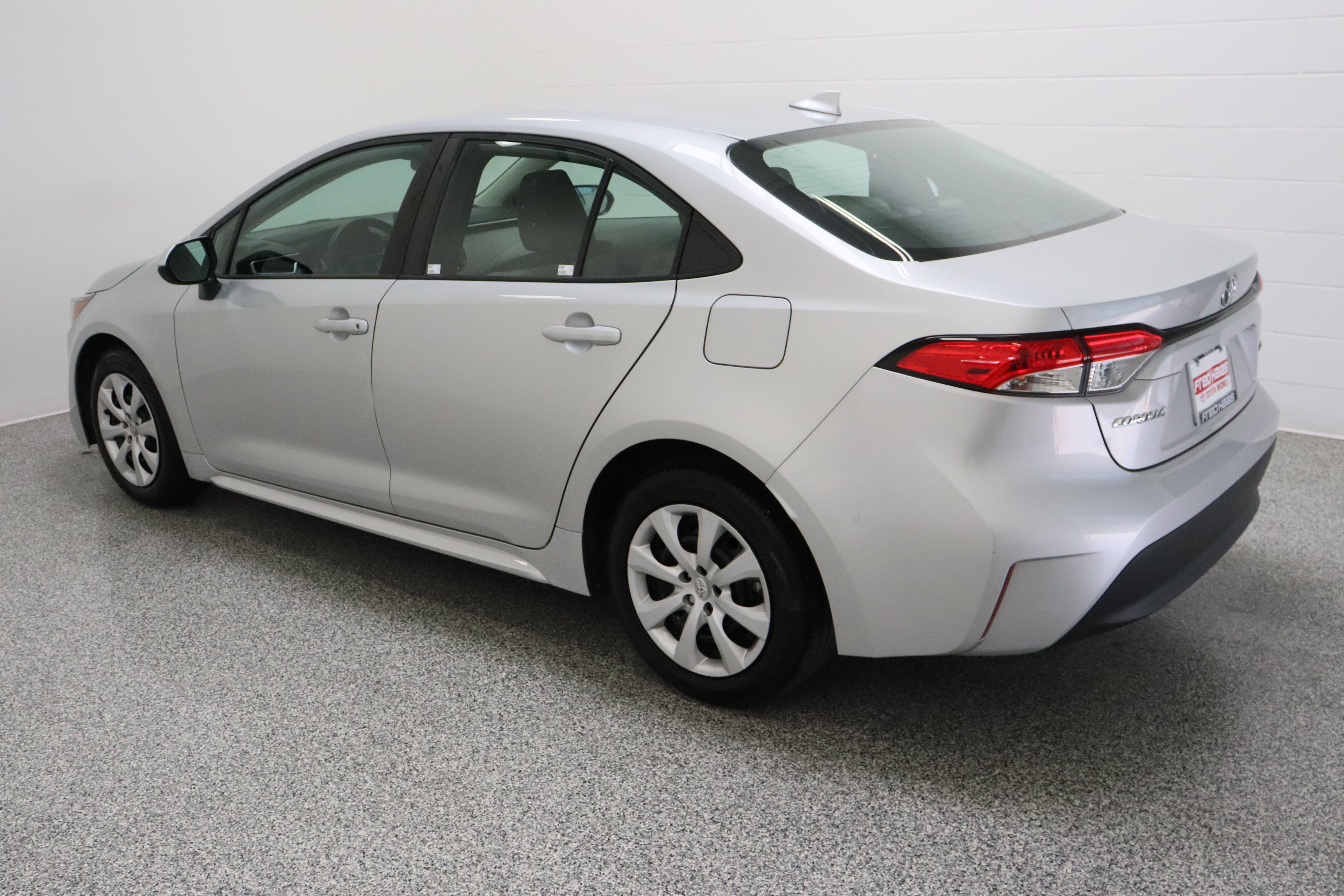 Used 2024 Toyota Corolla LE FWD image 9