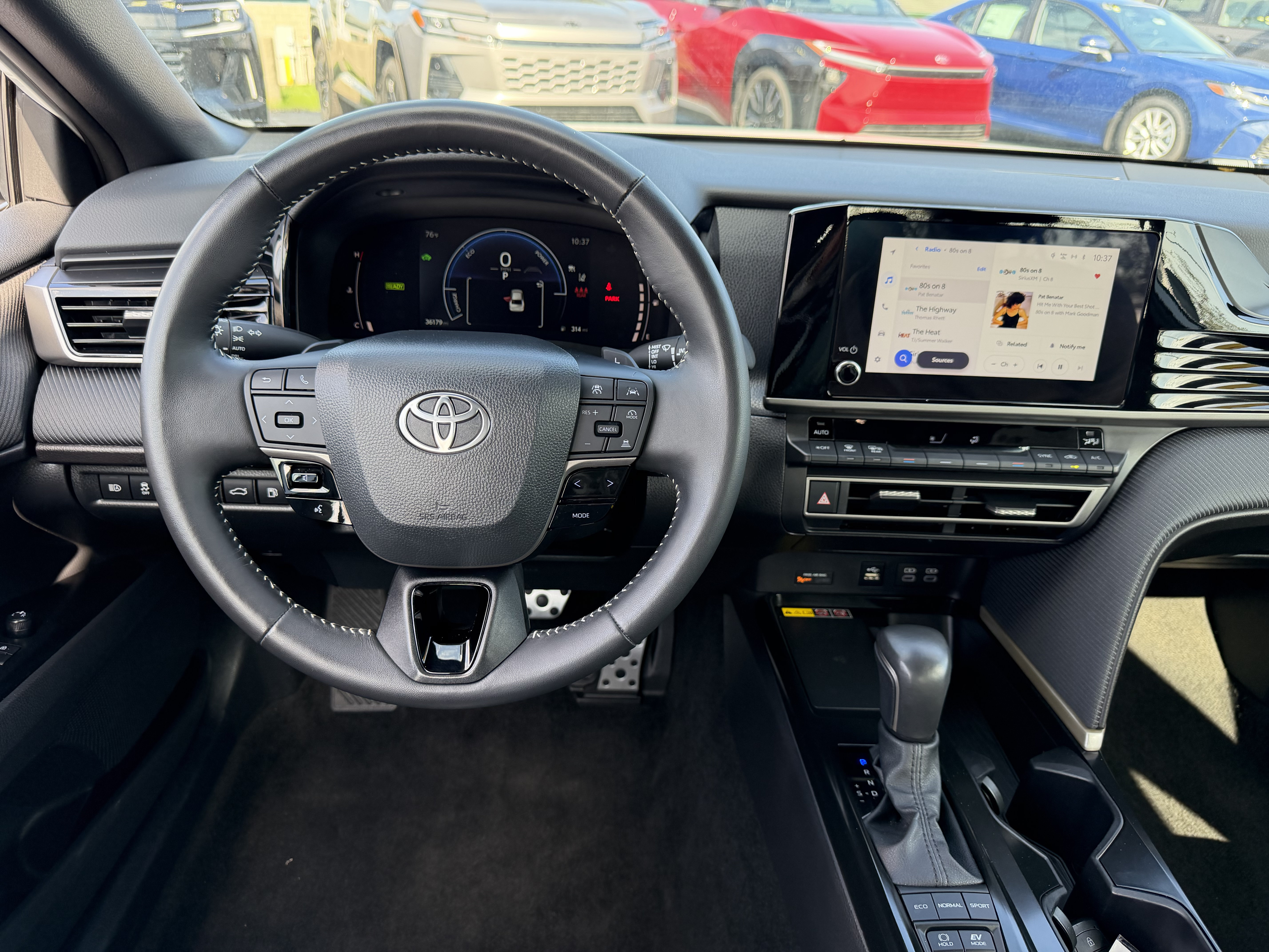 Used 2025 Toyota Camry SE FWD image 4