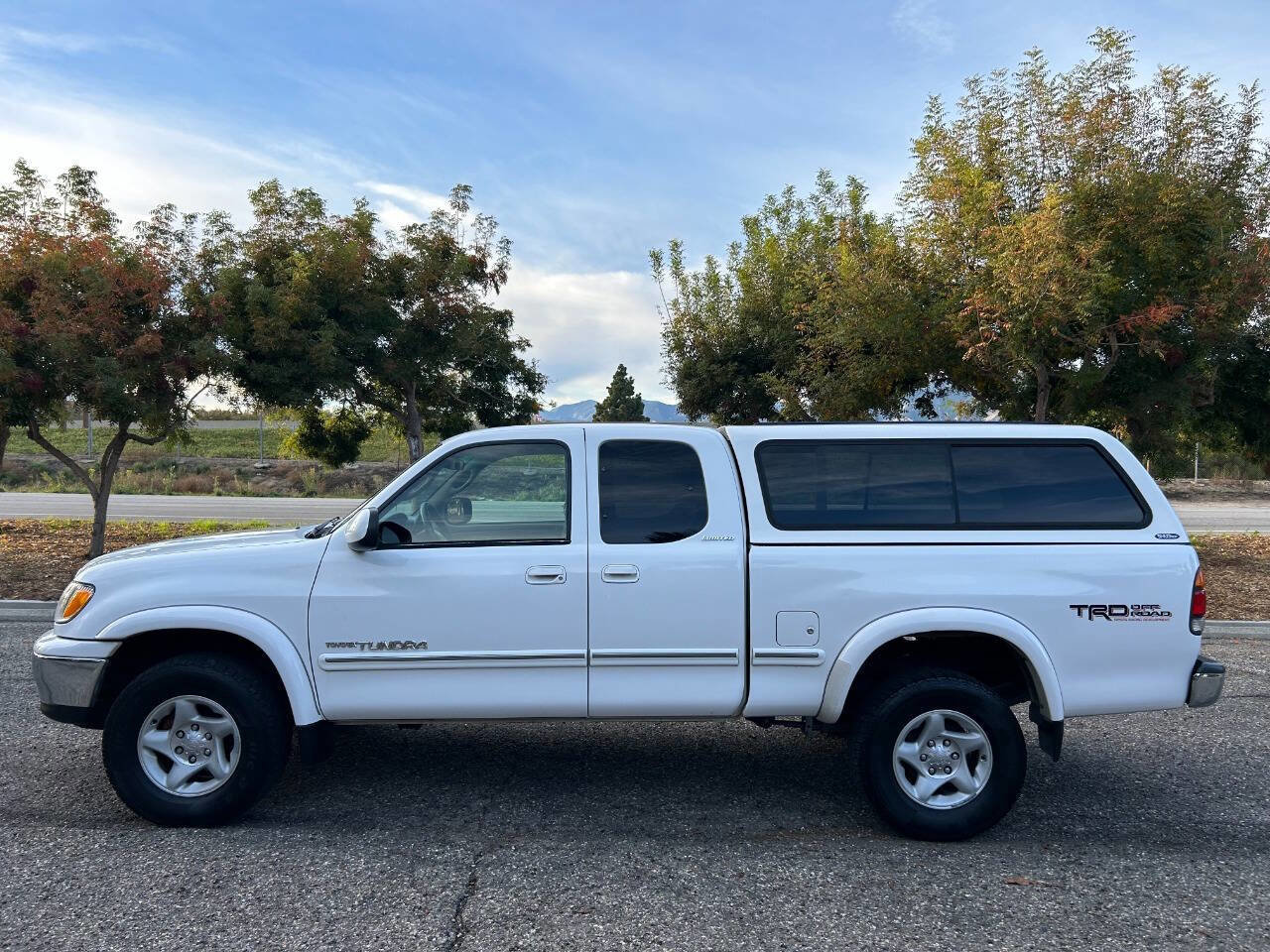 Used 2000 Toyota Tundra Limited AWD/4WD image 24
