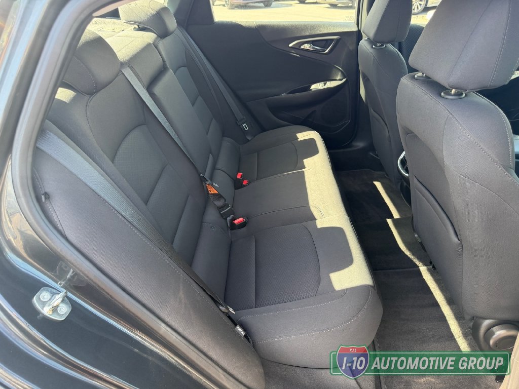 Used 2018 Chevrolet Malibu LT FWD image 30