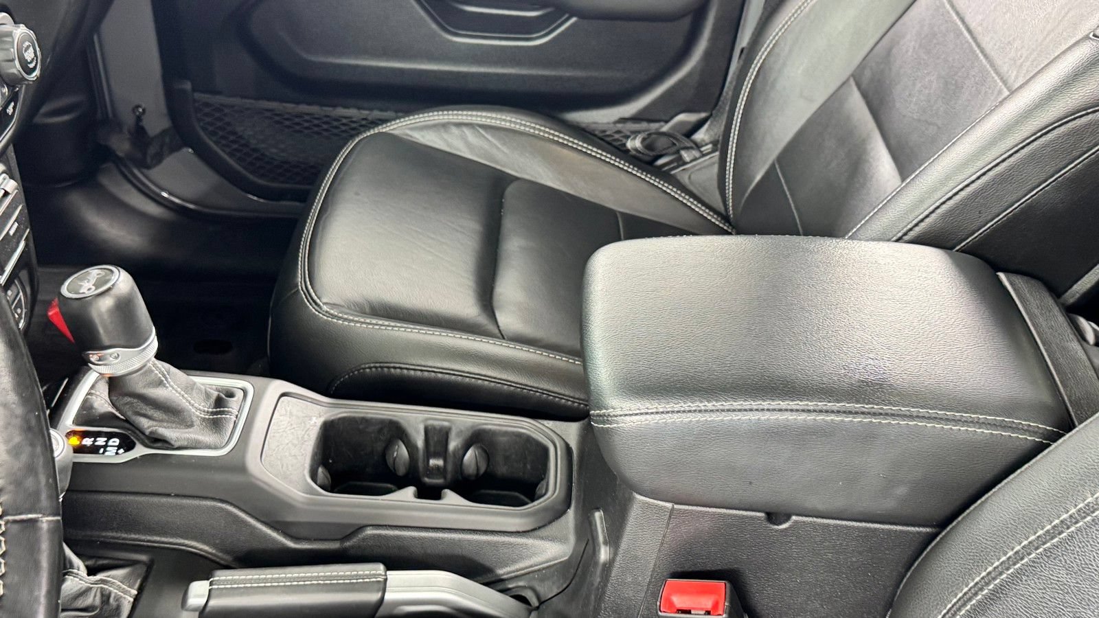 Used 2020 Jeep Wrangler Unlimited Sahara AWD/4WD image 34