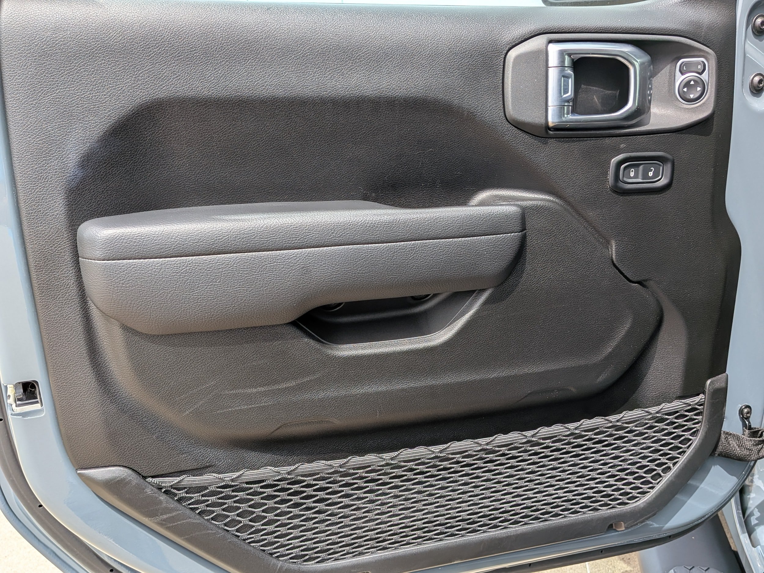 Used 2025 Jeep Wrangler Unlimited Sport AWD/4WD image 30