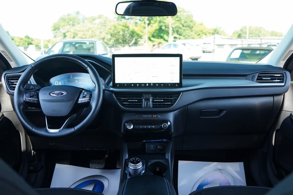 Used 2023 Ford Escape Active w/ Tech Pack #2 FWD image 9