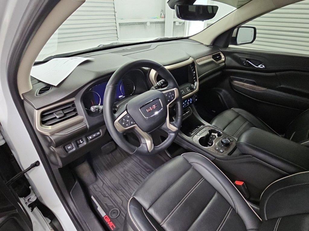 Used 2023 GMC Acadia Denali w/ Denali Ultimate Package AWD/4WD image 12
