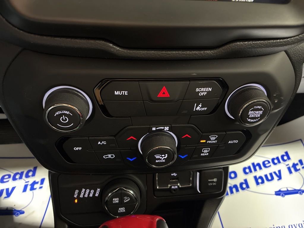 Used 2023 Jeep Renegade Trailhawk w/ Trailer Tow Group image 19