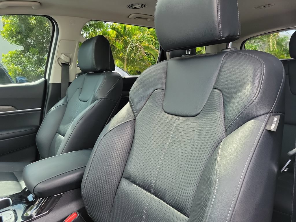 Certified 2022 Kia Telluride EX w/ EX Premium Package FWD image 18