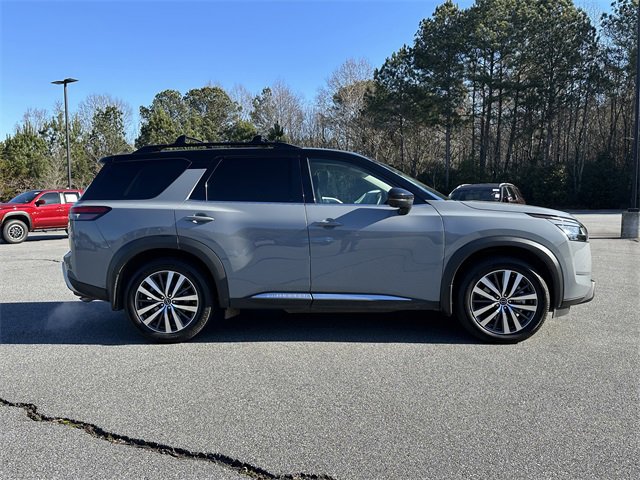 Used 2022 Nissan Pathfinder Platinum w/ Cargo Package image 9