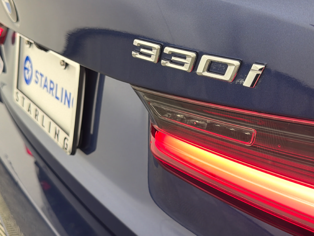 Used 2023 BMW 330i Sedan w/ Premium Package RWD image 39