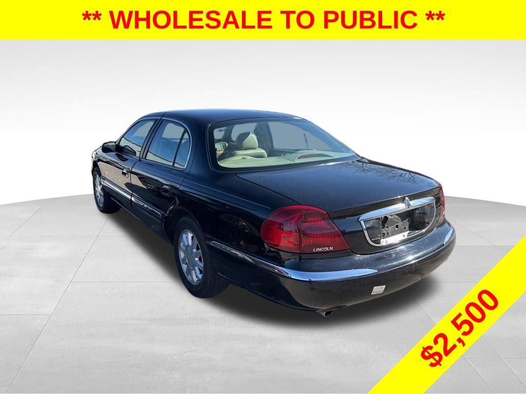 Used 2002 Lincoln Continental image 3