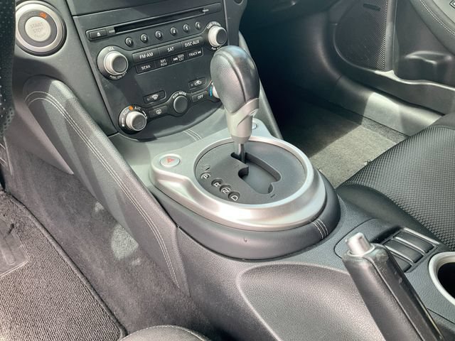 Used 2015 Nissan 370Z Coupe RWD image 26