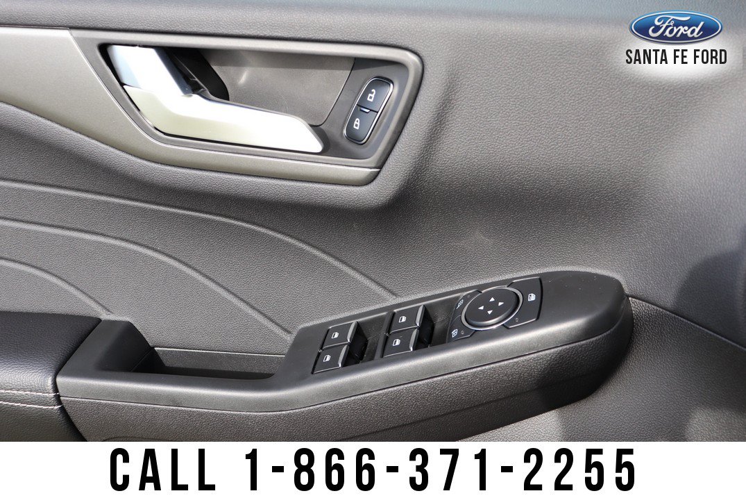 New 2023 Ford Escape SE image 18