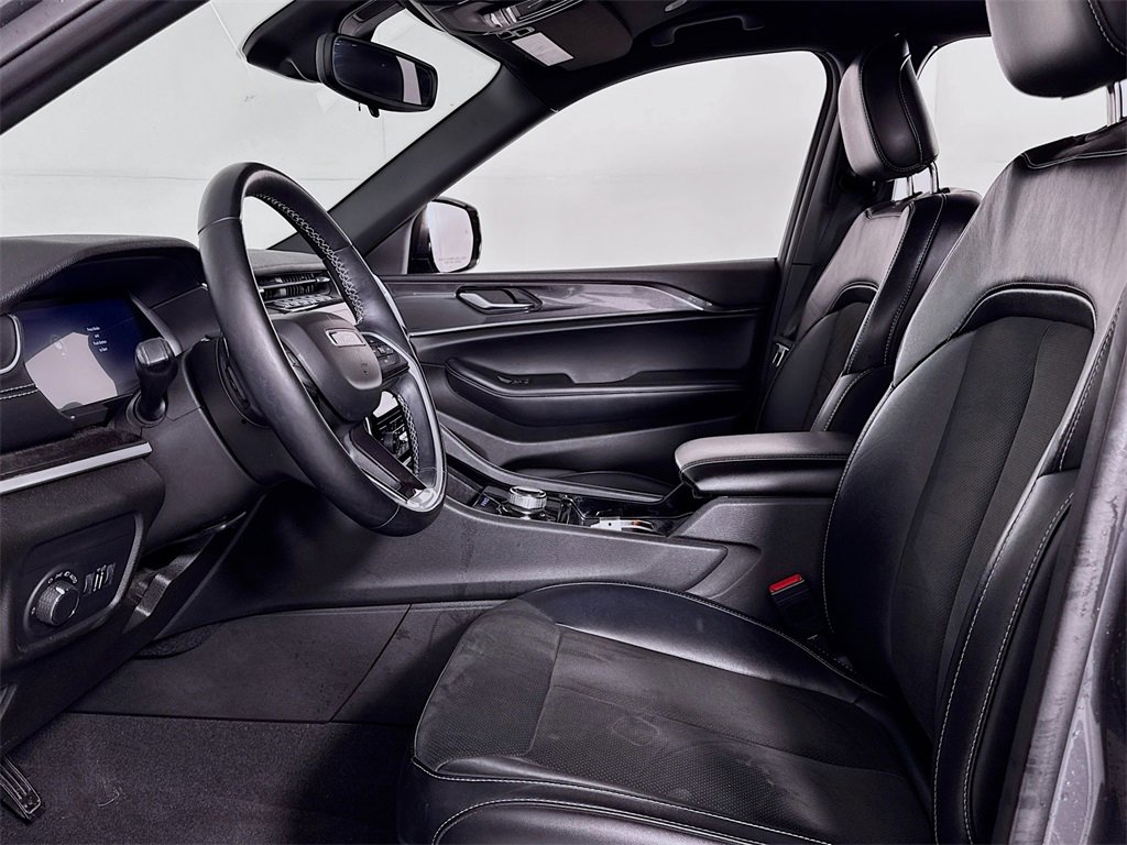 Used 2021 Jeep Grand Cherokee L Laredo image 11