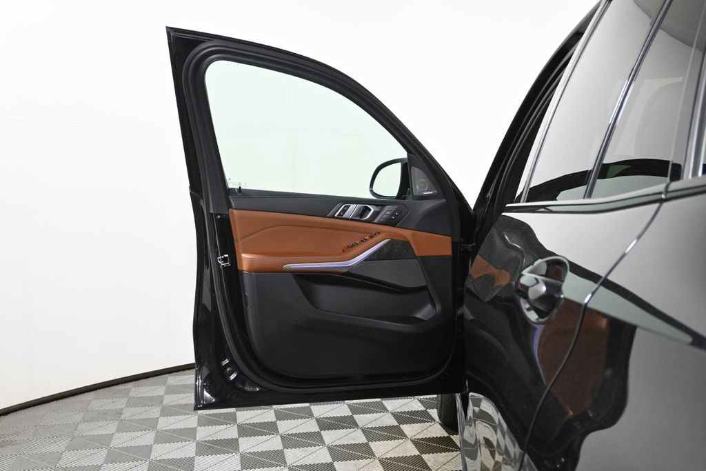 Used 2025 BMW X5 M60i w/ Executive Package AWD/4WD image 28