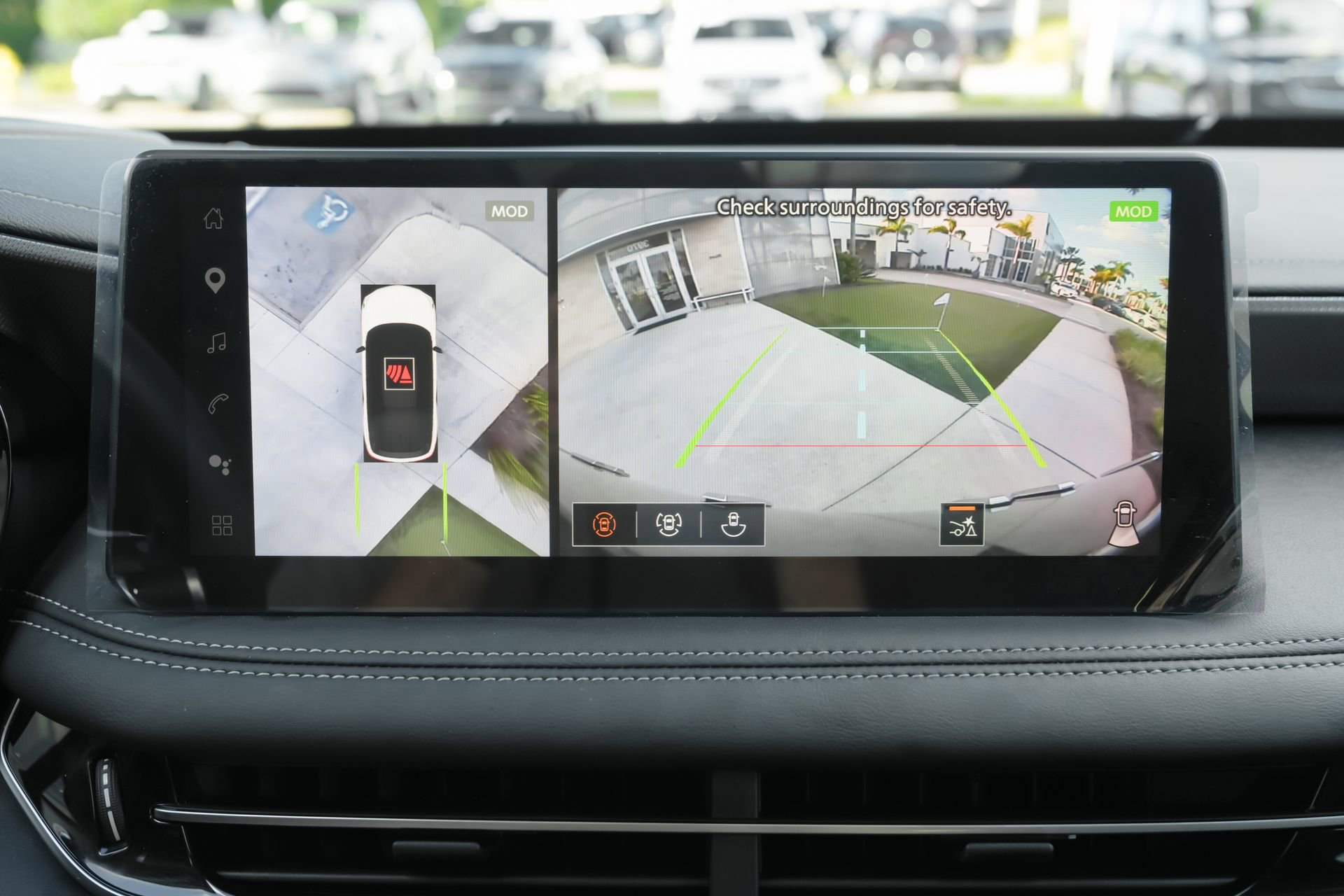 Certified 2026 INFINITI QX60 Luxe w/ Cargo Package FWD image 15