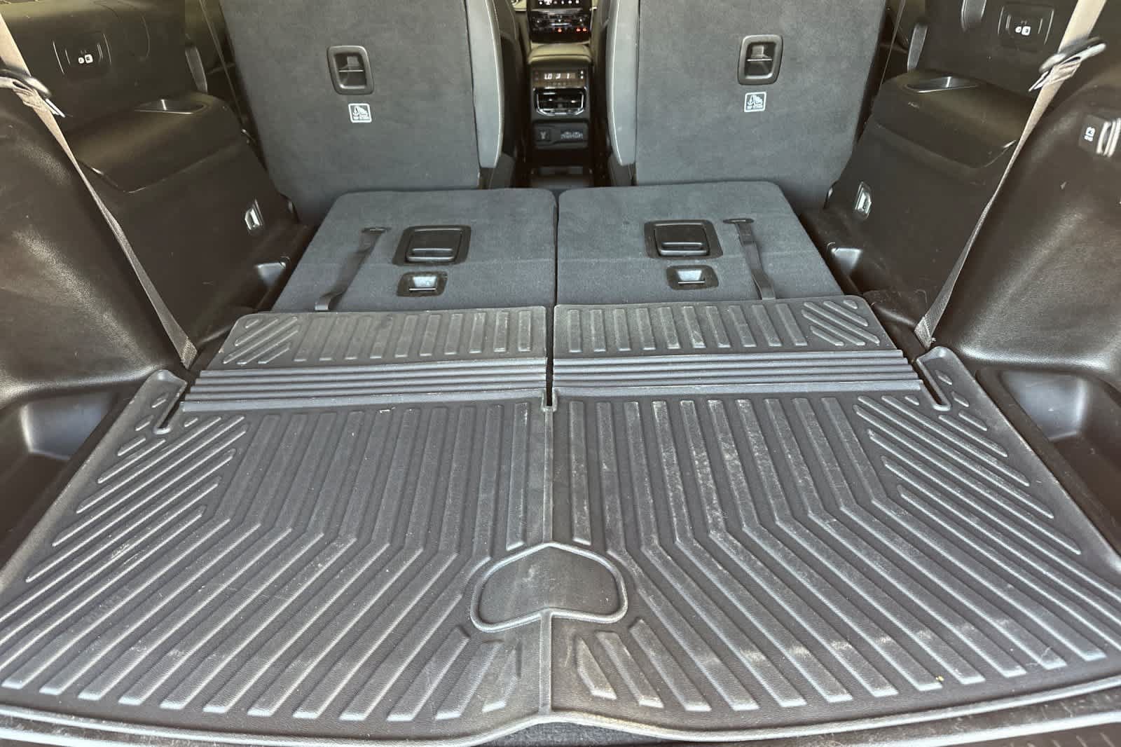 Used 2022 Jeep Grand Cherokee L Laredo w/ Luxury Tech Group I AWD/4WD image 17