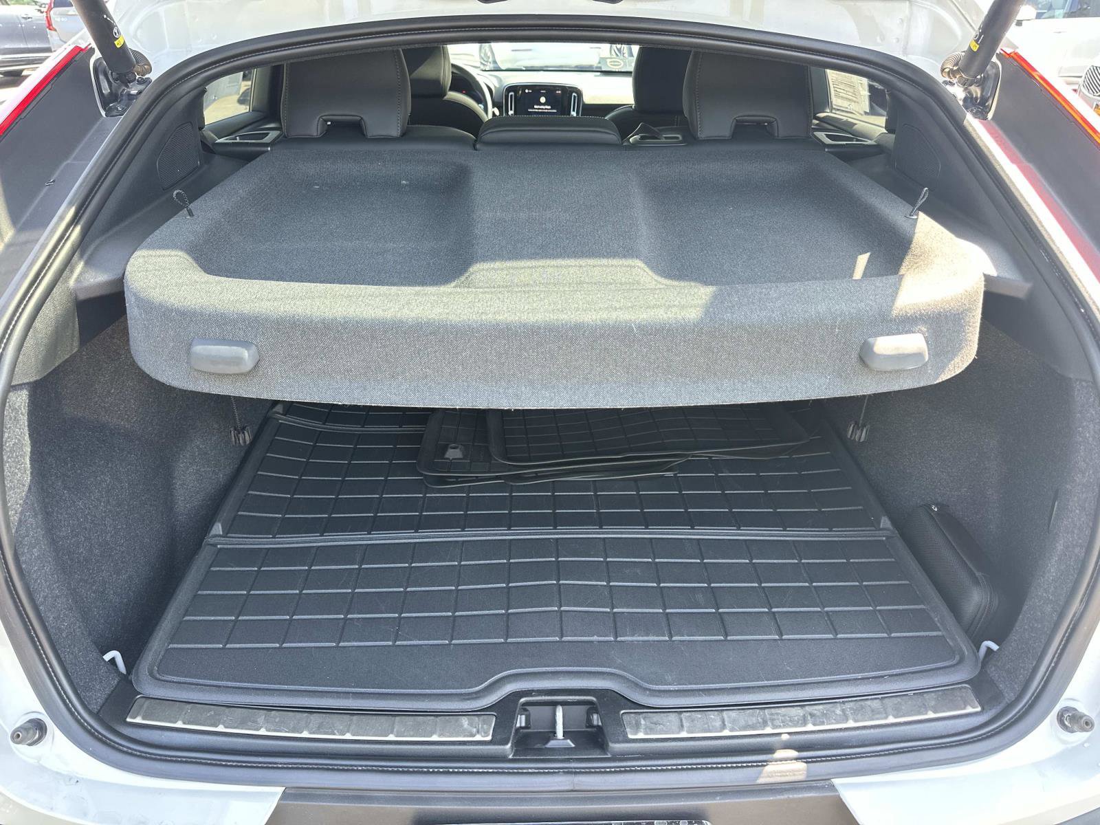 Certified 2023 Volvo C40 P8 Recharge Ultimate w/ Protection Package Premier image 23