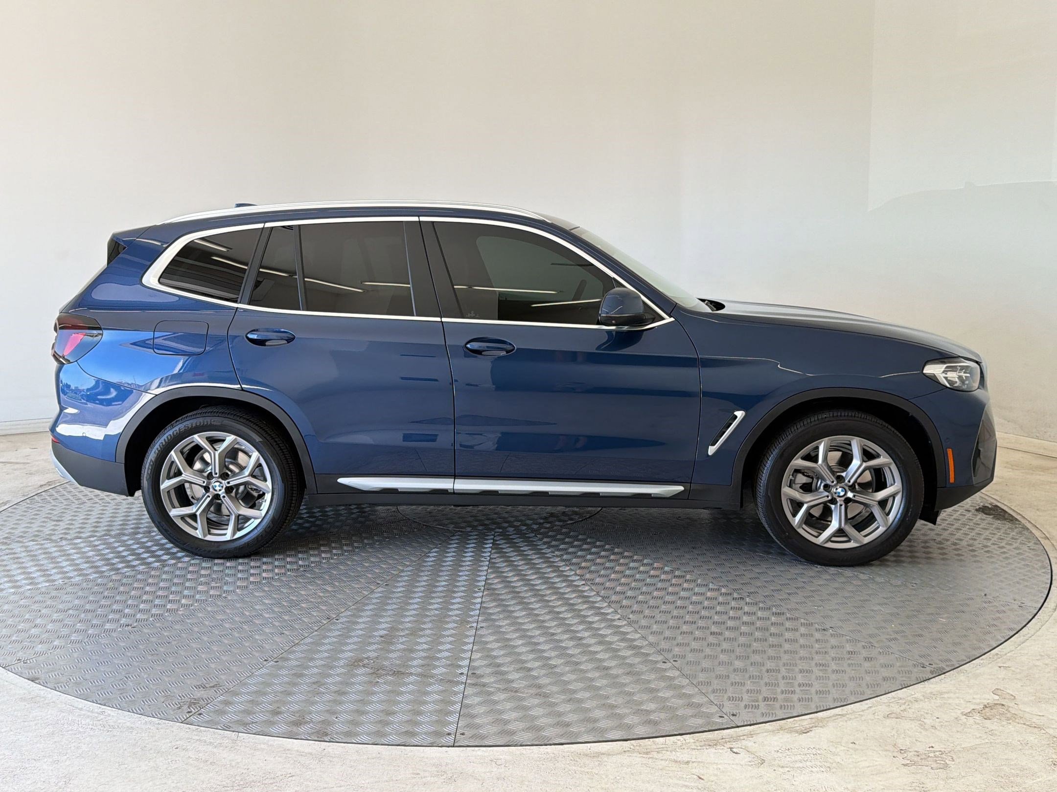 Certified 2023 BMW X3 xDrive30i w/ Premium Package w/ZPA AWD/4WD image 8