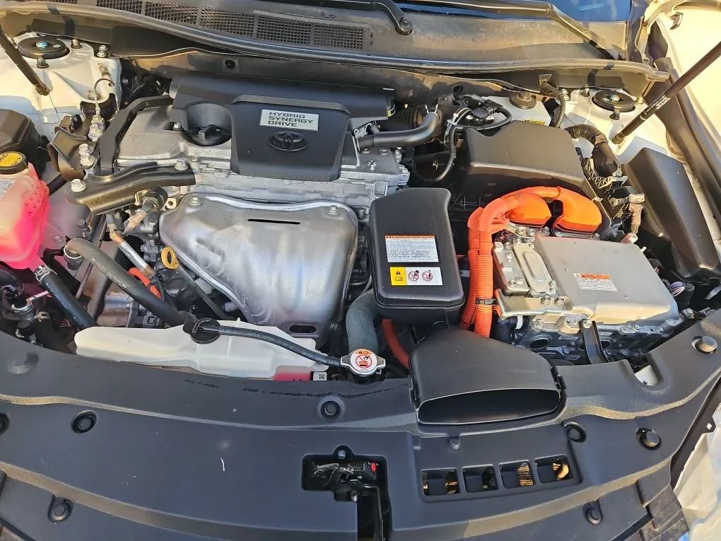 Used 2017 Toyota Camry XLE w/ Moonroof Package FWD image 29