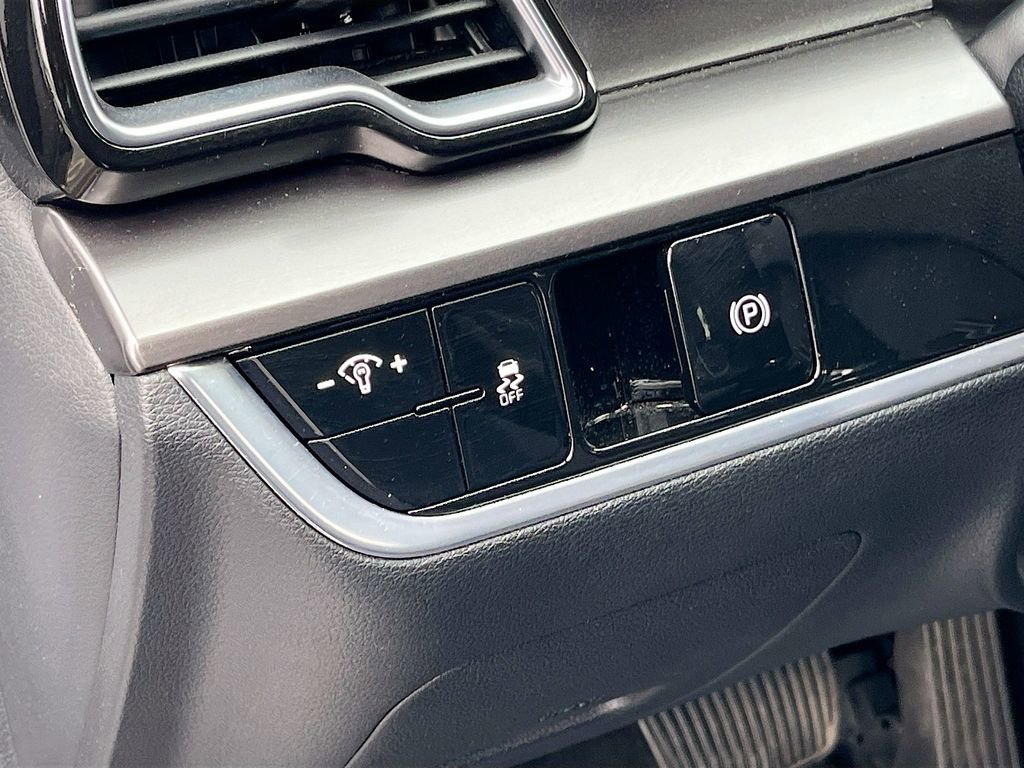 Certified 2024 Kia Sportage EX AWD/4WD image 11