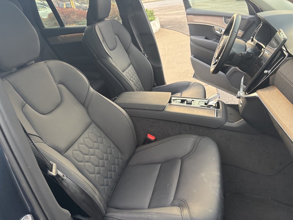 Certified 2025 Volvo XC90 B6 Plus image 39