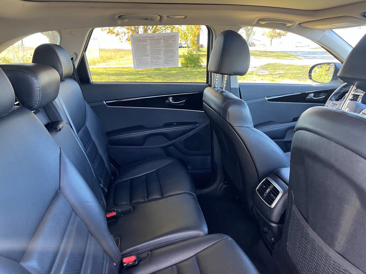 Used 2019 Kia Sorento EX image 28