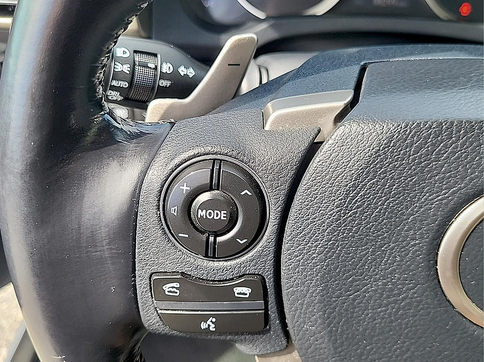 Used 2016 Lexus IS 300 AWD w/ Premium Package image 18