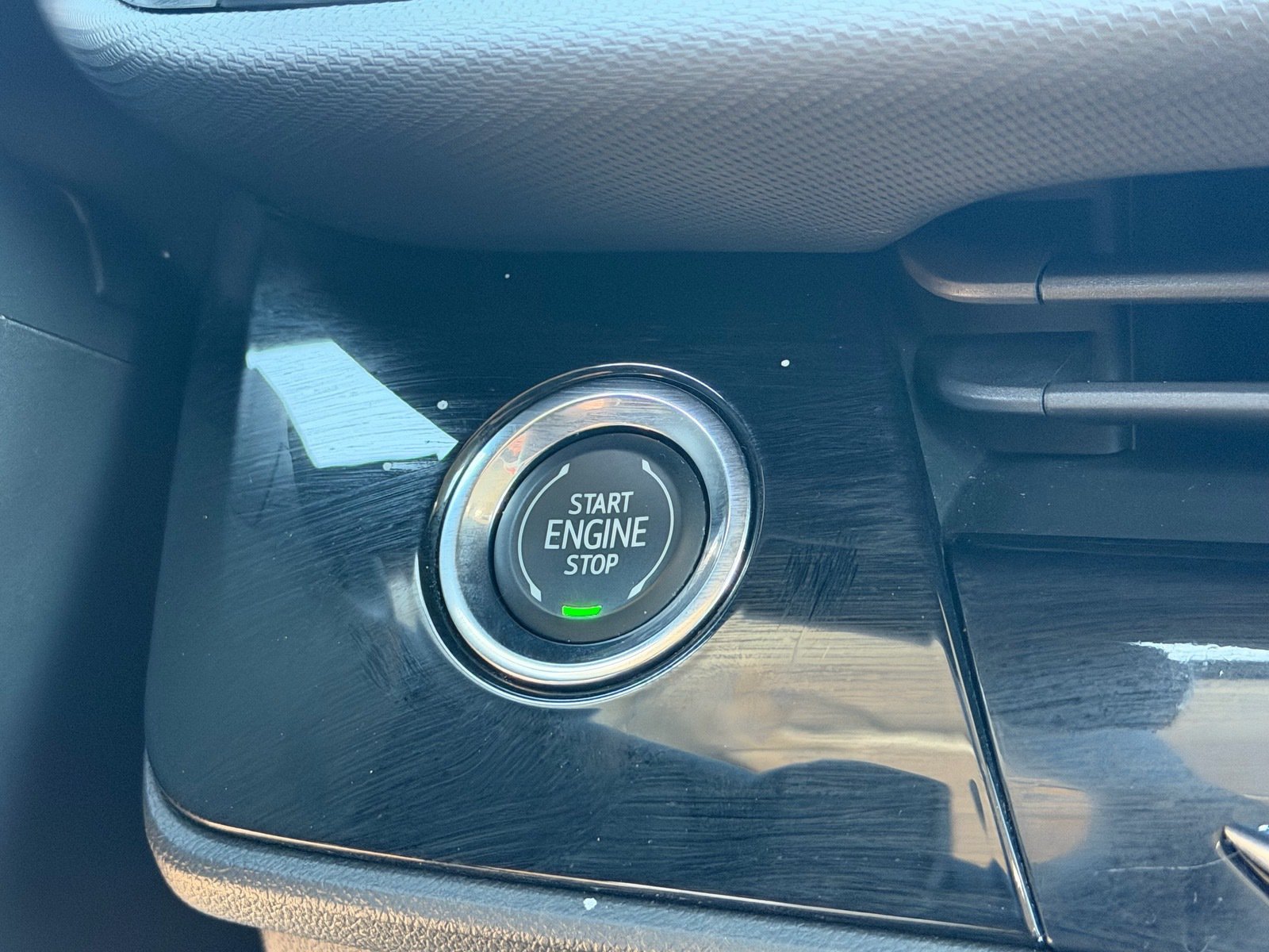 Used 2025 Buick Envision Preferred AWD/4WD image 31