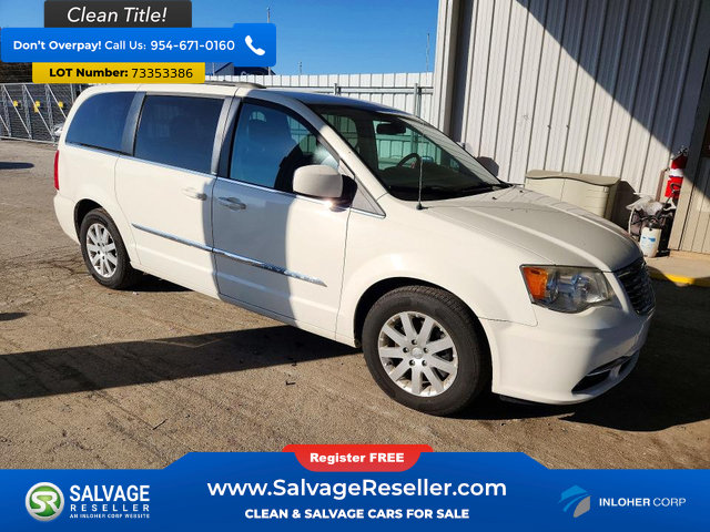 Used 2013 Chrysler Town & Country Touring FWD image 5