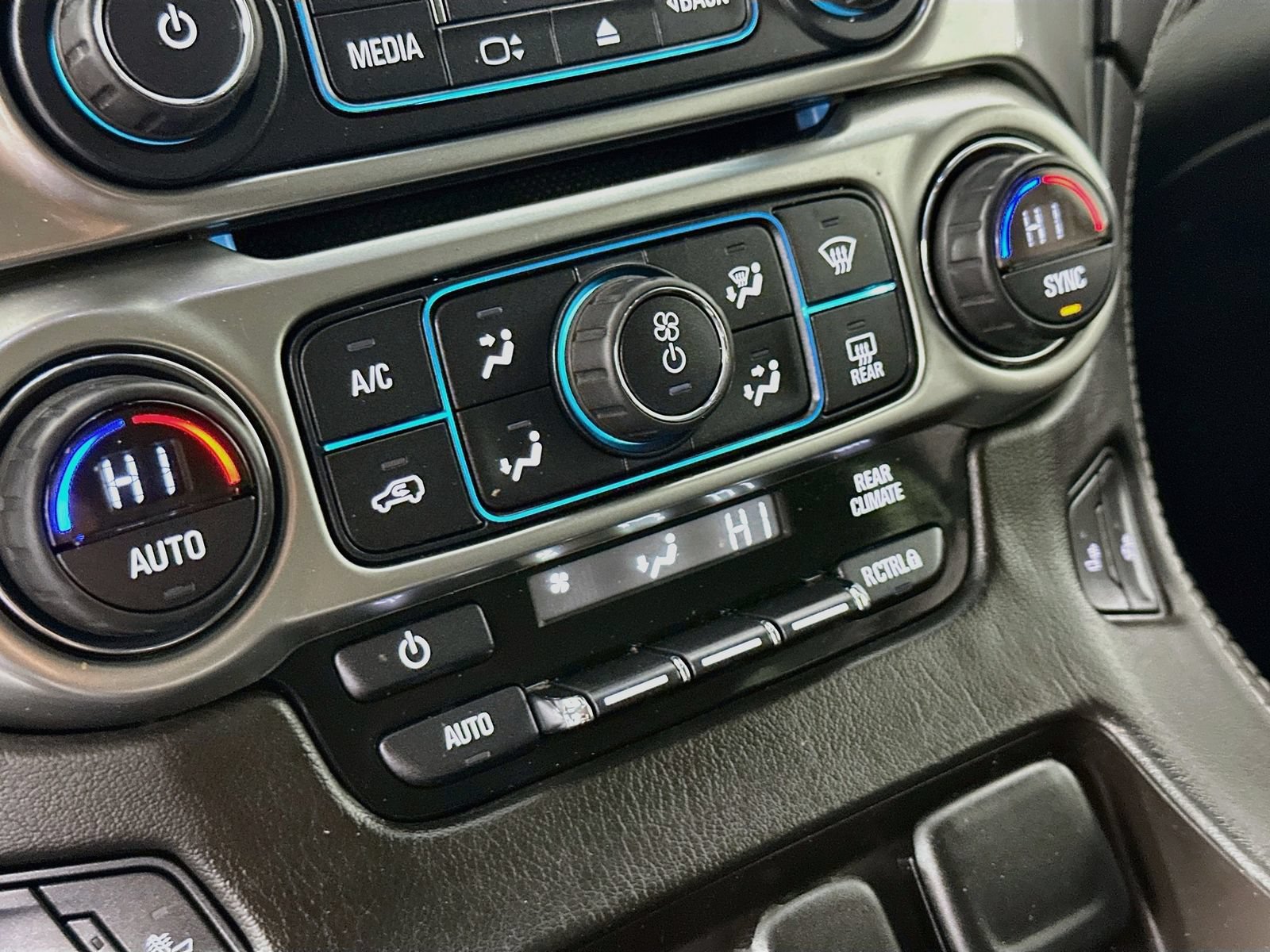Used 2015 Chevrolet Tahoe LT AWD/4WD image 17