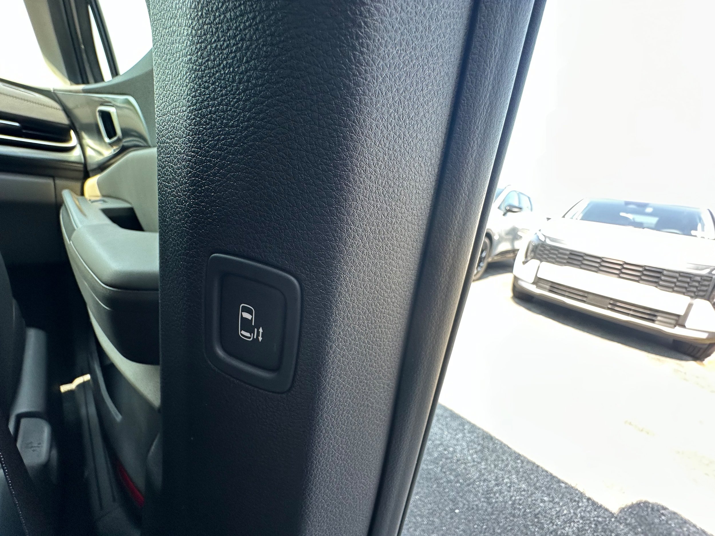 New 2027 Kia Carnival FWD image 18