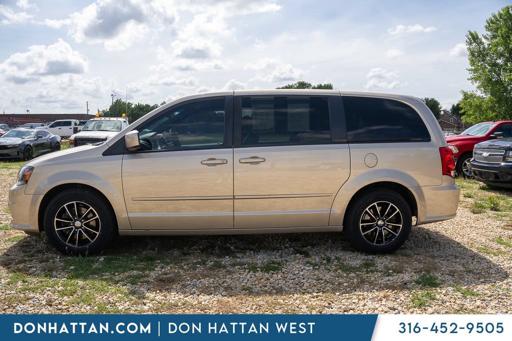 Used 2016 Dodge Grand Caravan R/T FWD image 2