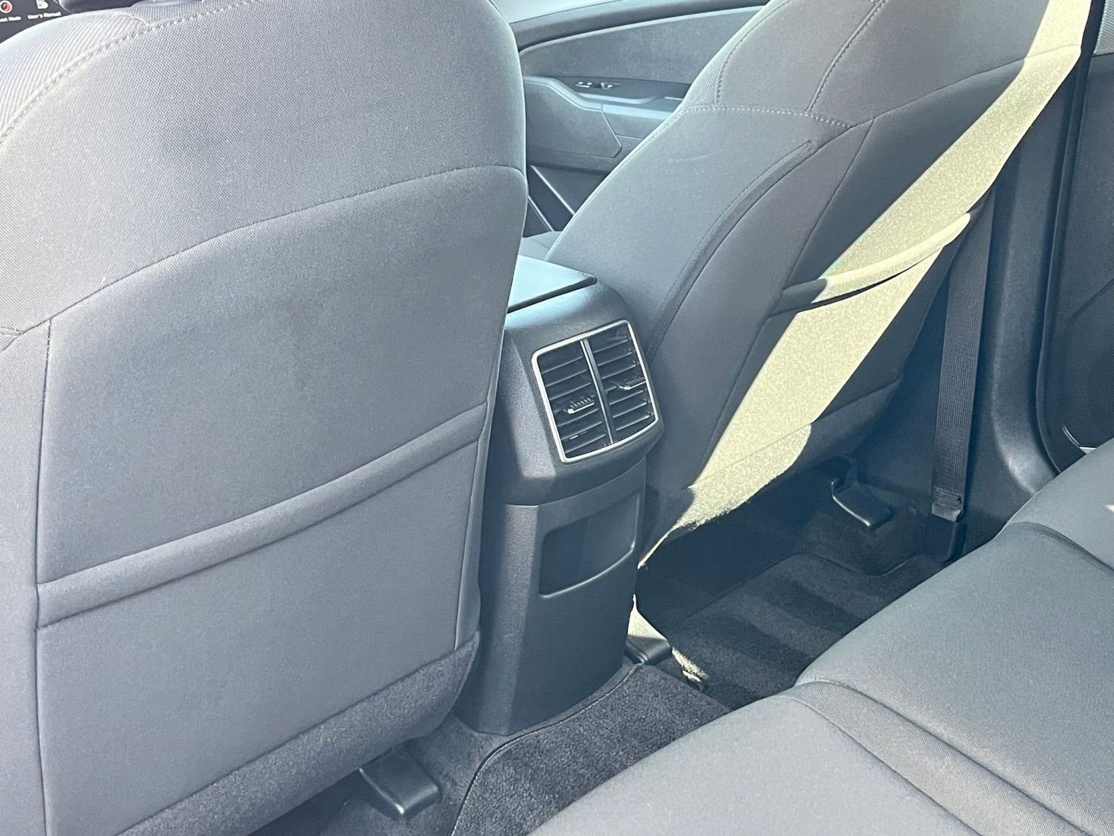 Used 2025 Kia Sportage LX image 22