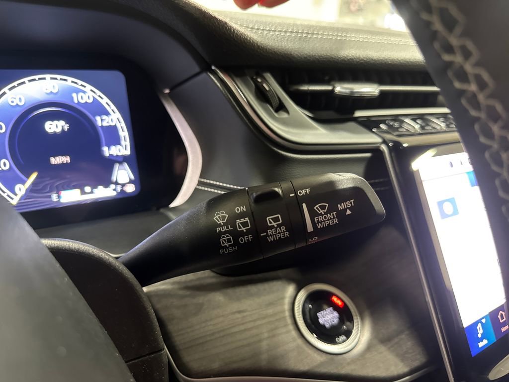 Used 2024 Jeep Grand Cherokee Limited AWD/4WD image 43