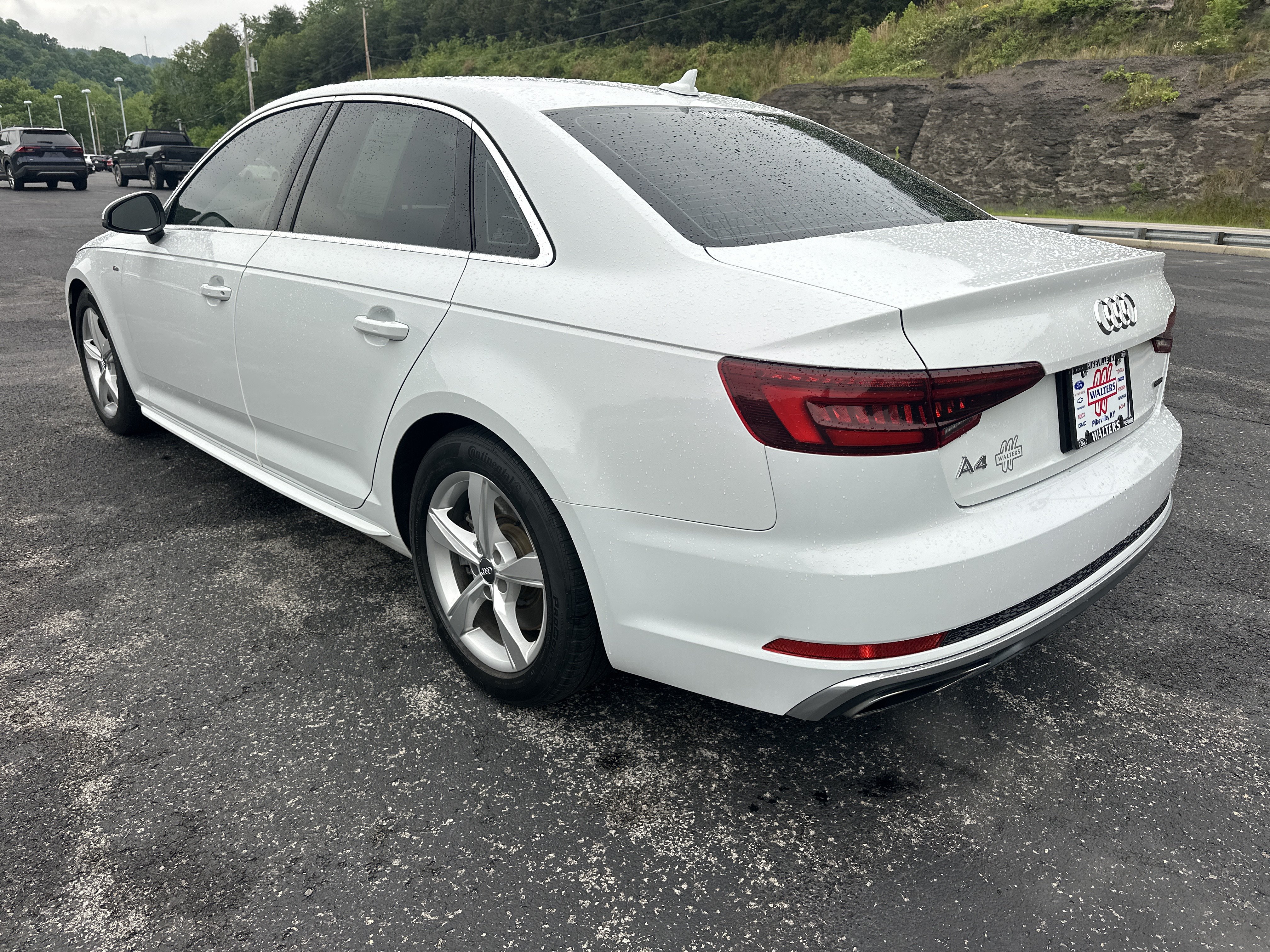 Used 2019 Audi A4 2.0T Premium w/ Convenience Package AWD/4WD image 4