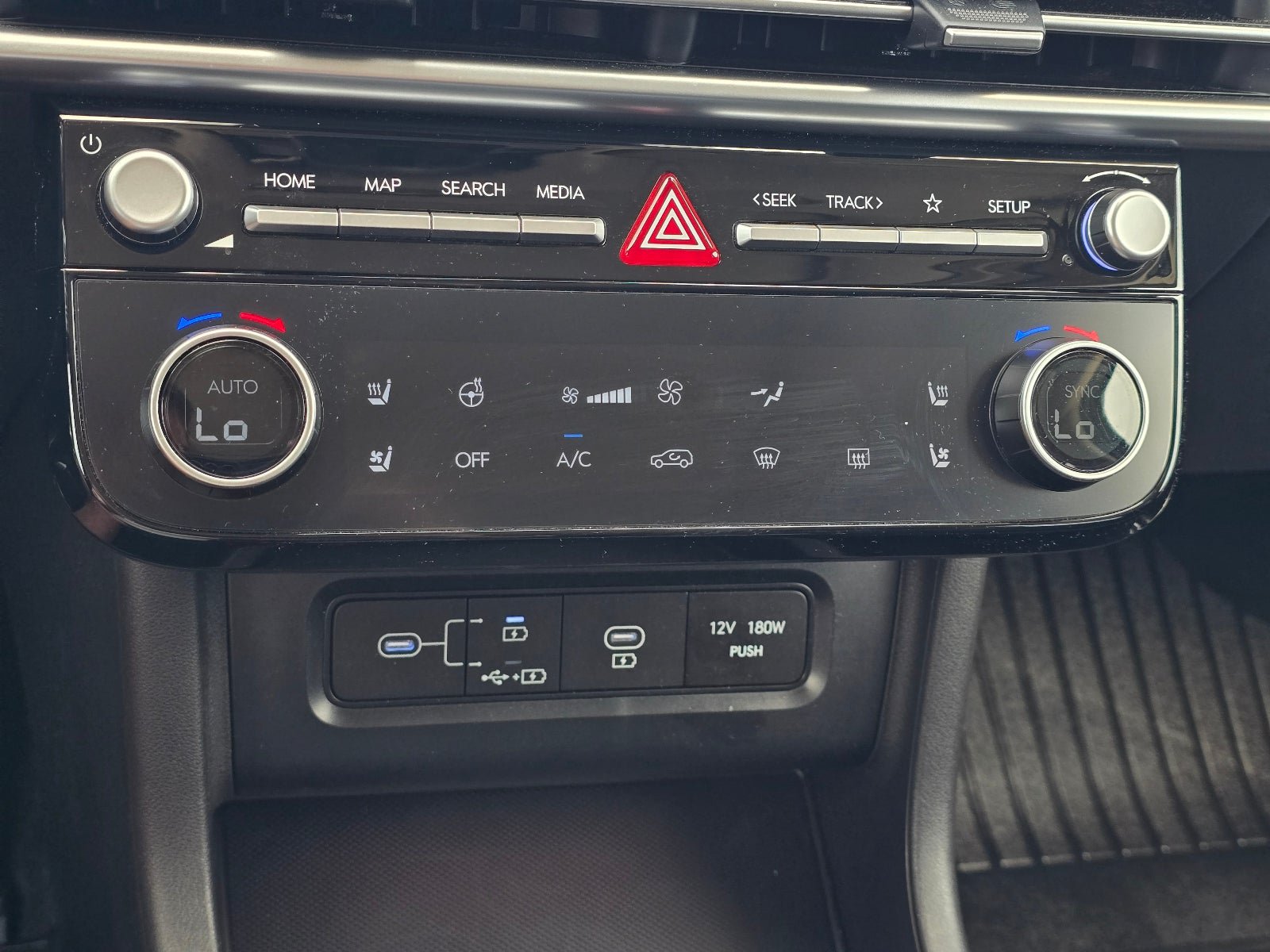 Used 2025 Hyundai Tucson Limited FWD image 20