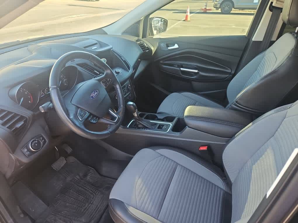 Used 2017 Ford Escape SE w/ Equipment Group 201A AWD/4WD image 14