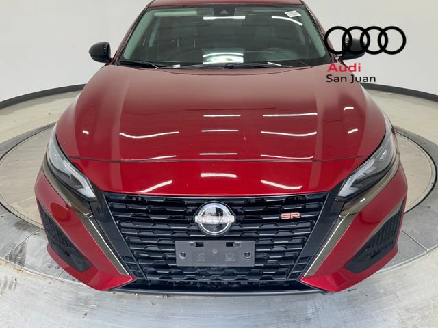 Used 2023 Nissan Altima 2.5 SR w/ SR Premium Package FWD image 2