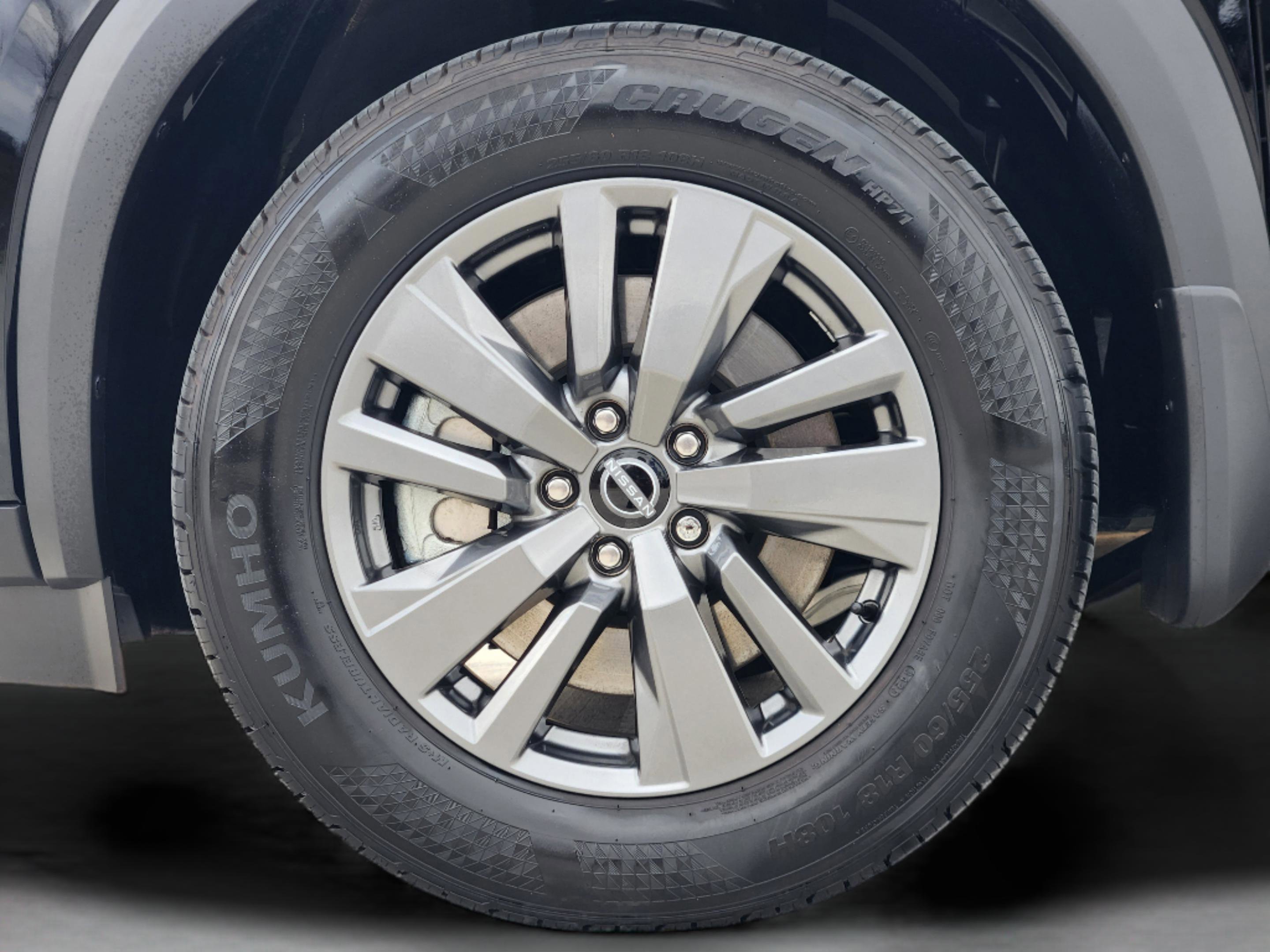 Used 2025 Nissan Pathfinder SV w/ Black Appearance Package image 11