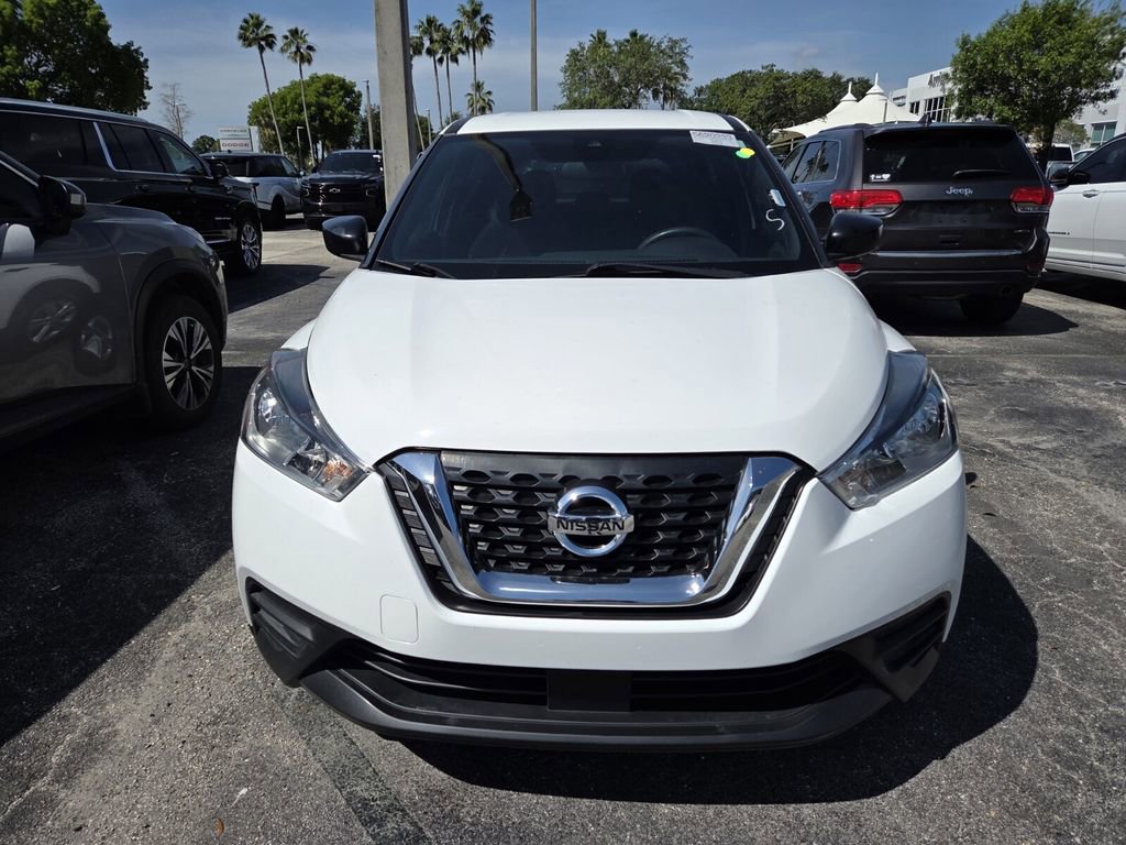 Used 2020 Nissan Kicks S FWD image 2