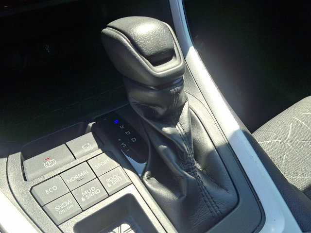 Certified 2022 Toyota RAV4 XLE AWD/4WD image 10
