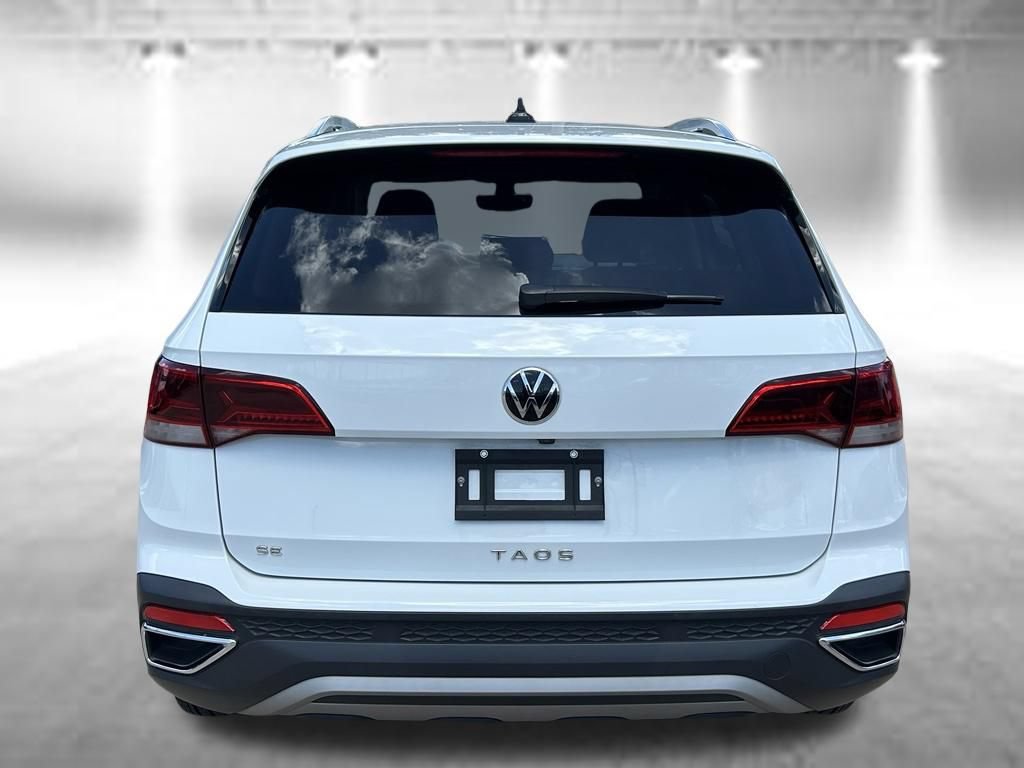 Certified 2023 Volkswagen Taos SE w/ Panoramic Sunroof Package FWD image 5
