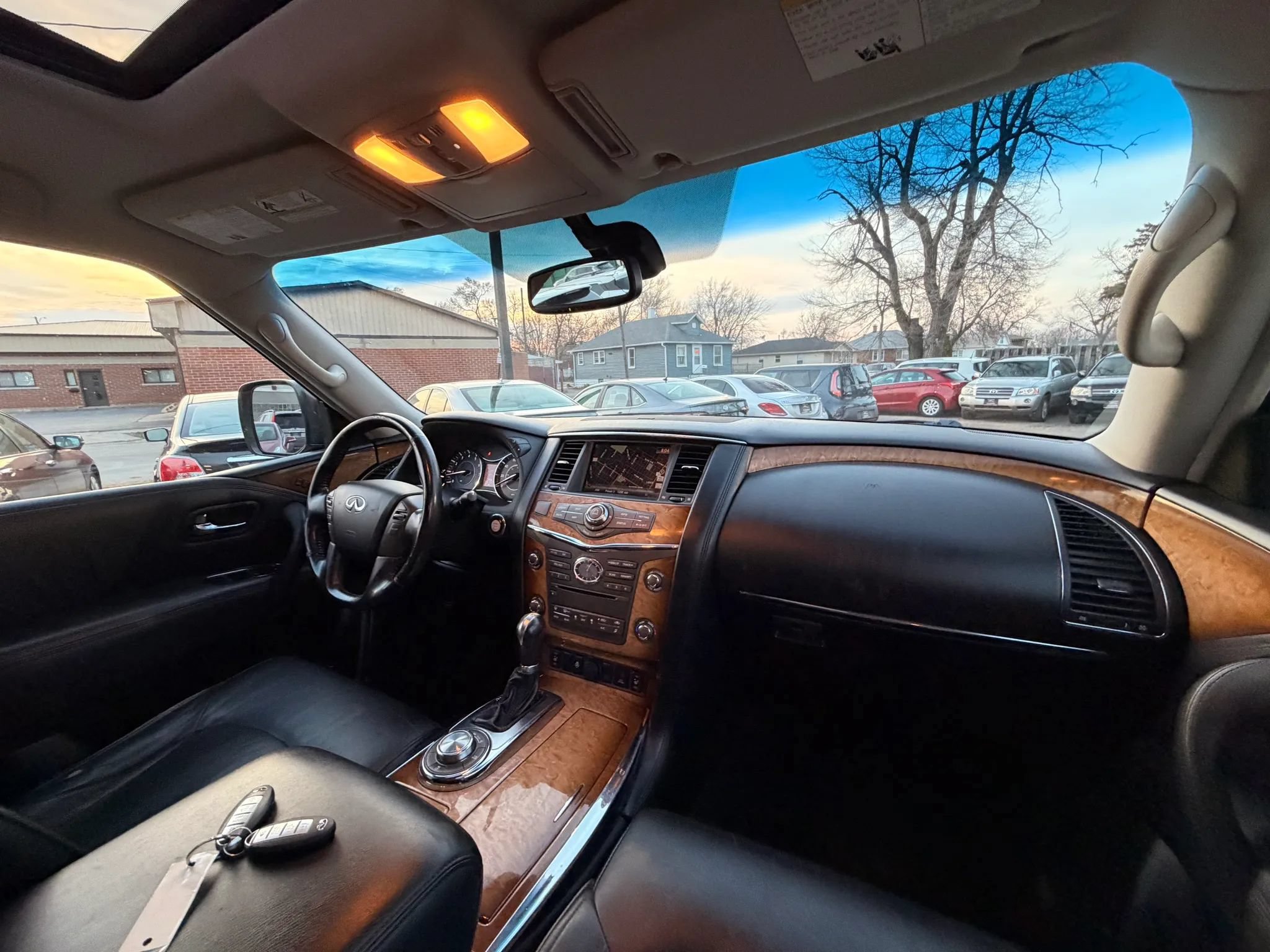 Used 2011 INFINITI QX56 4WD w/ Theater Pkg image 32