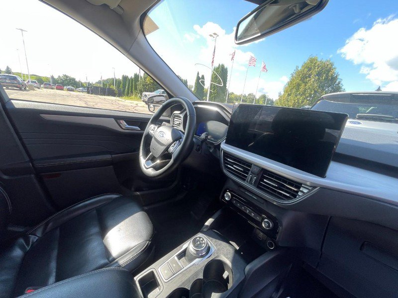 Used 2024 Ford Escape Platinum AWD/4WD image 5