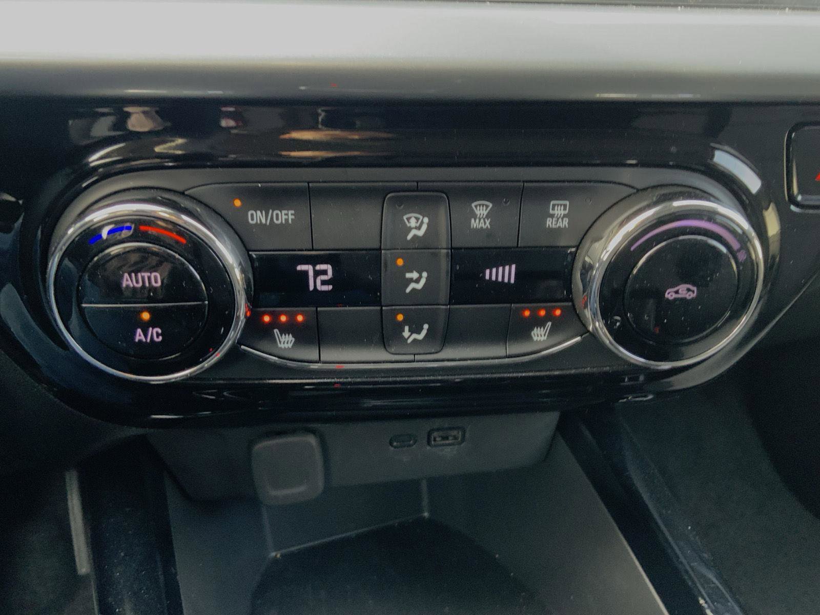 Used 2025 Chevrolet Trax LT w/ LT Convenience Package image 40