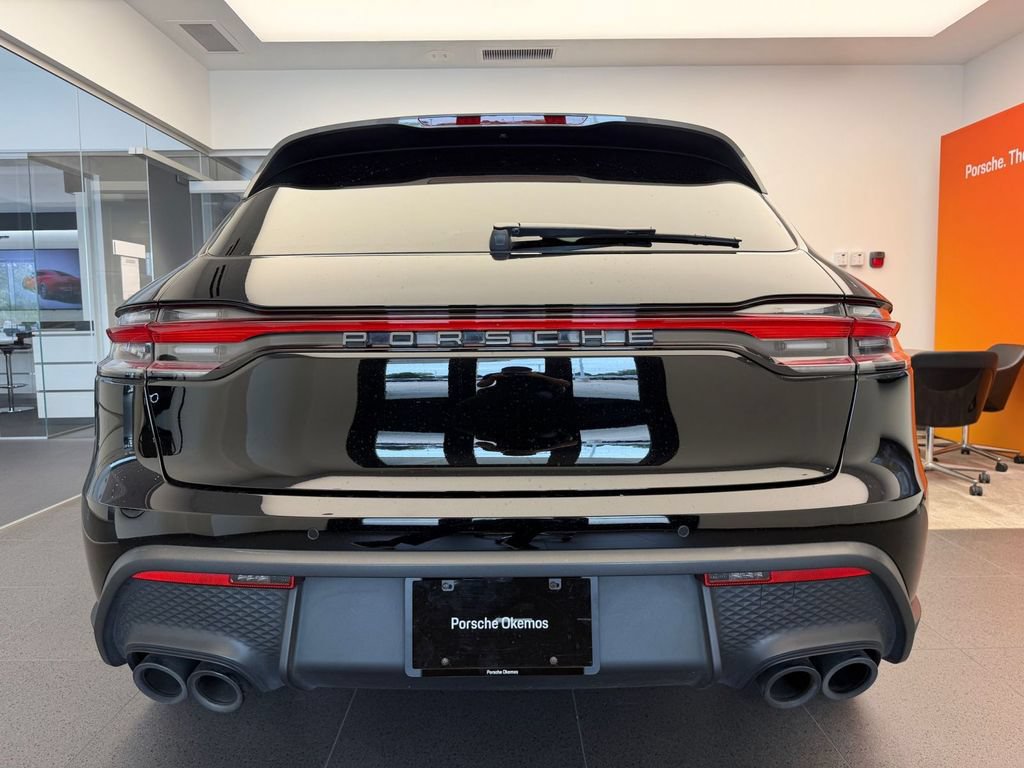 Used 2024 Porsche Macan Turbo AWD/4WD image 7