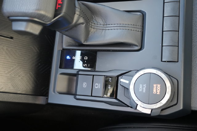 Used 2025 Toyota Tacoma TRD Sport AWD/4WD image 36